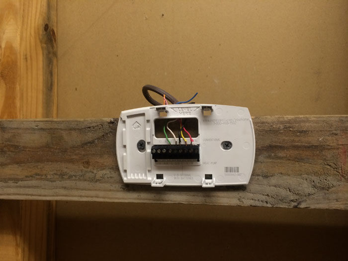 A look at the wiring inside an Air Conditioning Thermostat.