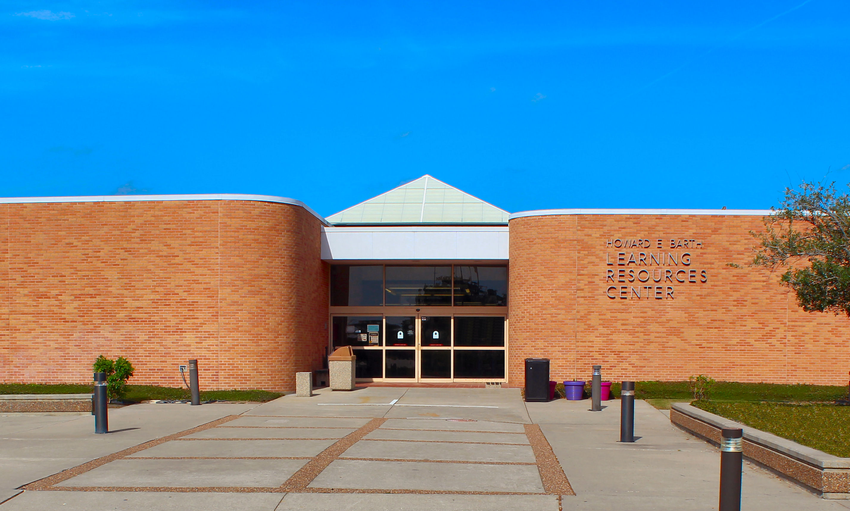 Barth Learning Resources Center at Windward Campus