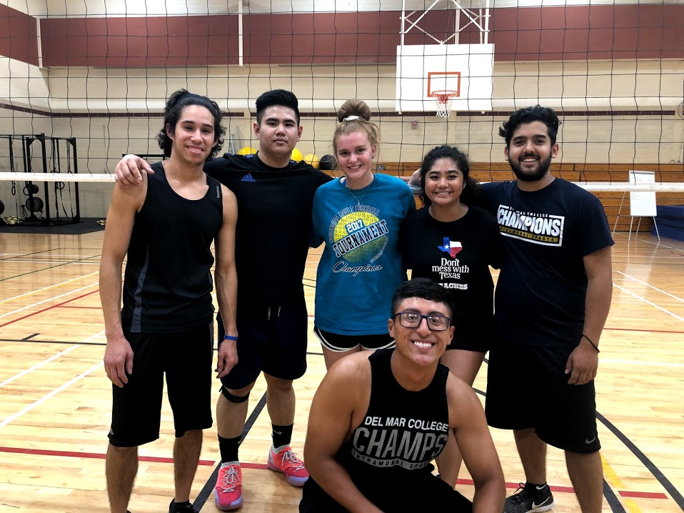 A group of students who played intramural volleyball.